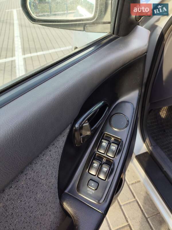 Седан Hyundai Elantra 2002 в Нововолынске