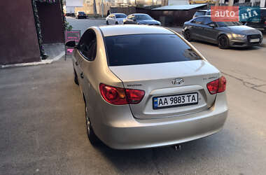 Седан Hyundai Elantra 2008 в Киеве