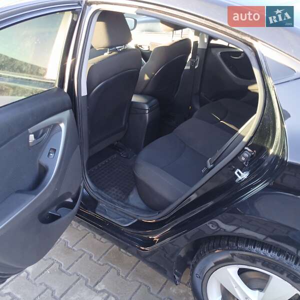 Седан Hyundai Elantra 2013 в Ірпені