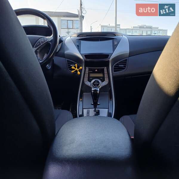 Седан Hyundai Elantra 2013 в Ірпені