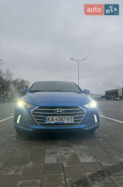 Седан Hyundai Elantra 2016 в Черкасах