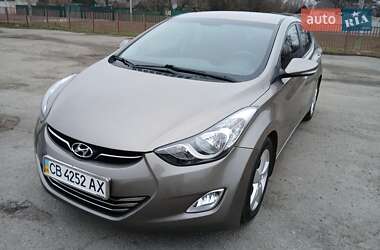 Седан Hyundai Elantra 2012 в Краснограді