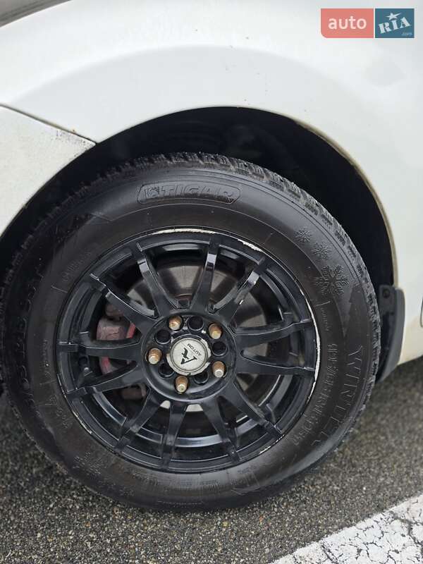 Седан Hyundai Elantra 2013 в Киеве