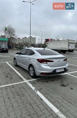 Седан Hyundai Elantra 2019 в Киеве