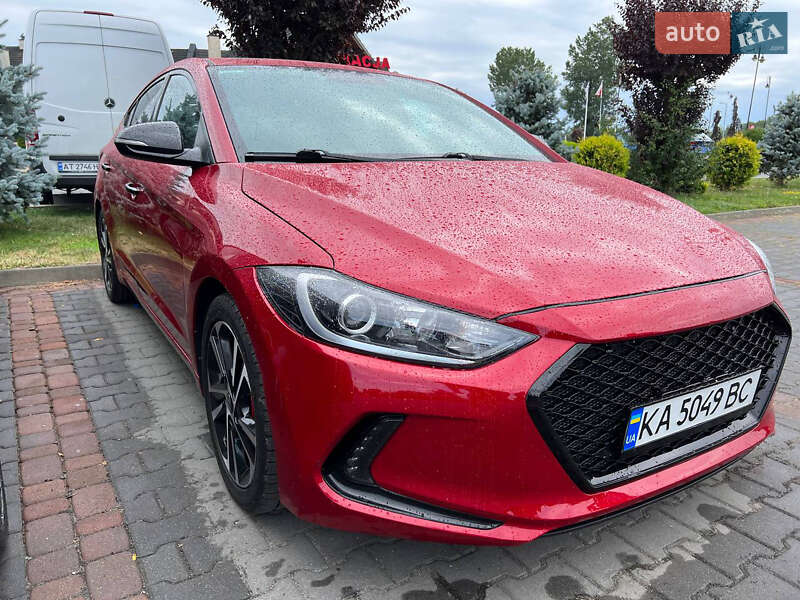 Седан Hyundai Elantra 2016 в Києві