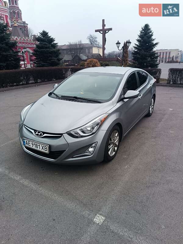 Седан Hyundai Elantra 2014 в Каменском