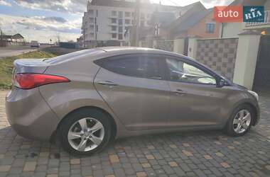 Седан Hyundai Elantra 2012 в 