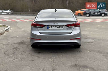 Седан Hyundai Elantra 2016 в Киеве