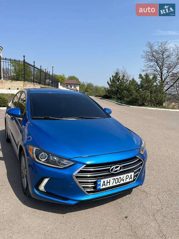 Седан Hyundai Elantra 2016 в Черкасах