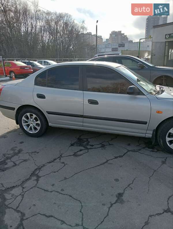 Седан Hyundai Elantra 2006 в Сумах