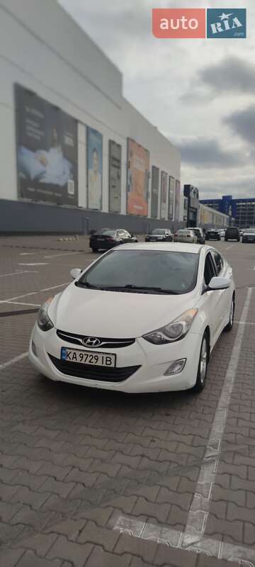 Седан Hyundai Elantra 2013 в Києві