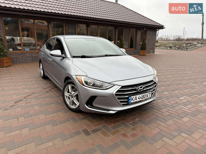 Седан Hyundai Elantra 2017 в Киеве