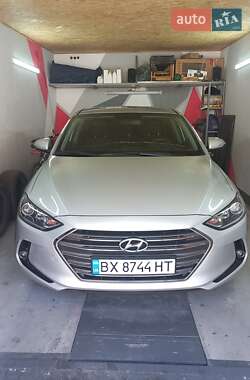 Седан Hyundai Elantra 2018 в Хмельницком