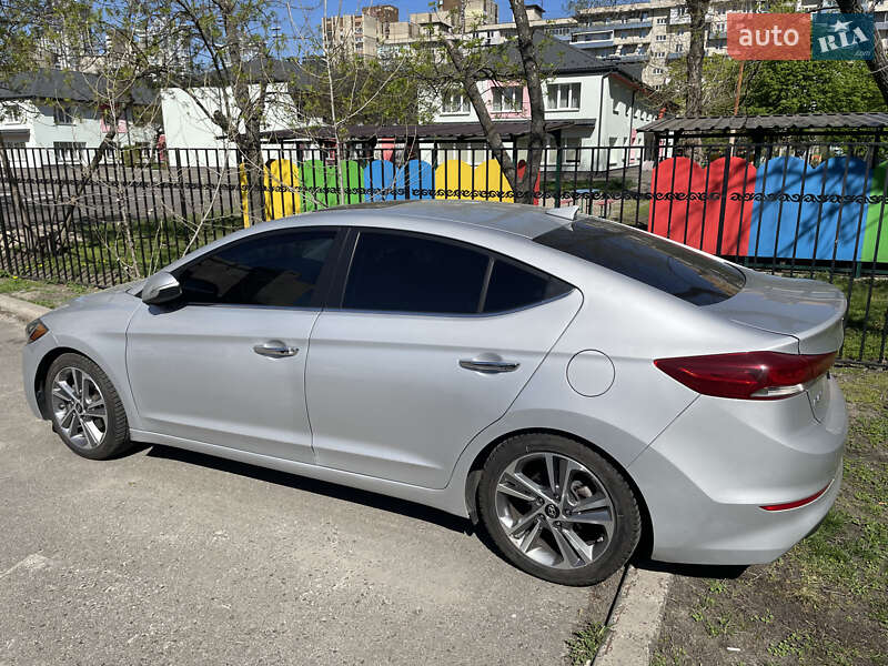 Hyundai Elantra 2016