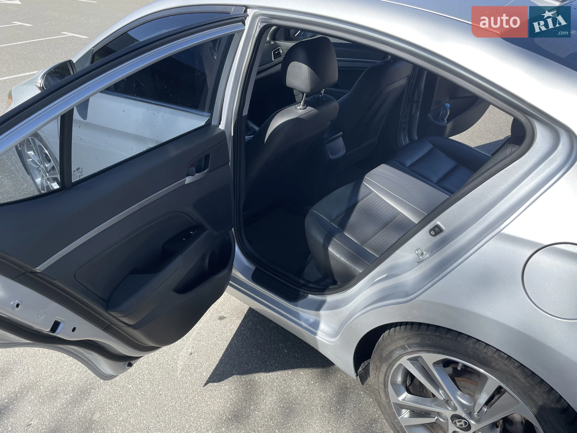 2016 Hyundai Elantra - мініатюра 20