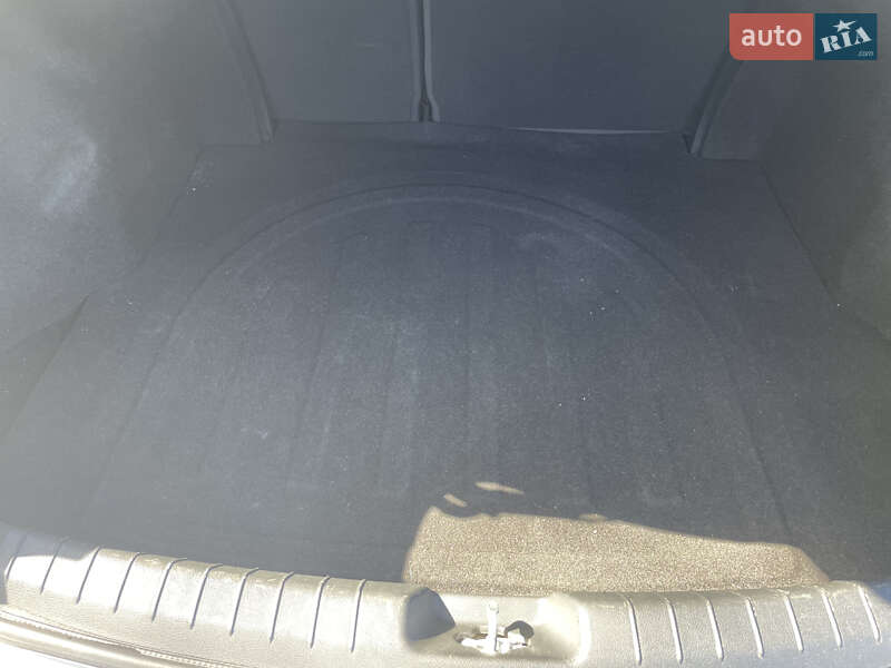 Седан Hyundai Elantra 2016 в Киеве