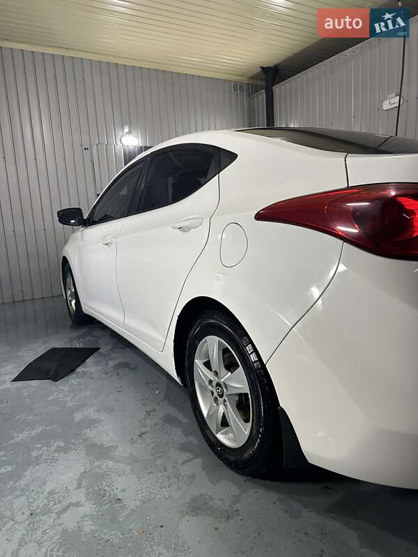 Седан Hyundai Elantra 2013 в Киеве
