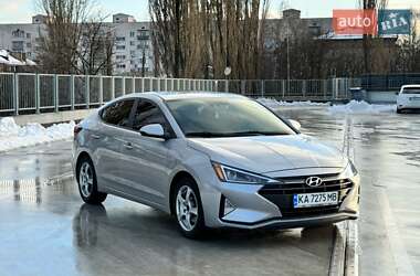 Седан Hyundai Elantra 2019 в Киеве