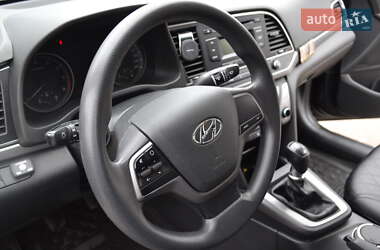 Седан Hyundai Elantra 2018 в 