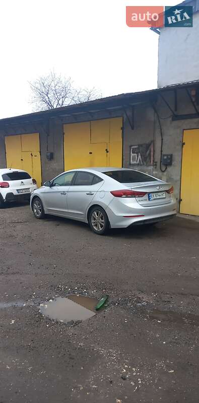 Седан Hyundai Elantra 2018 в Хмельницком