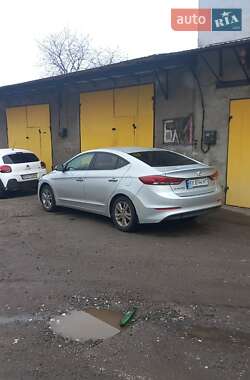 Седан Hyundai Elantra 2018 в 