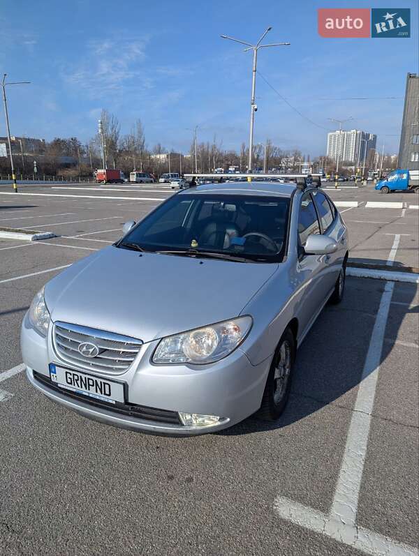 Седан Hyundai Elantra 2011 в Киеве