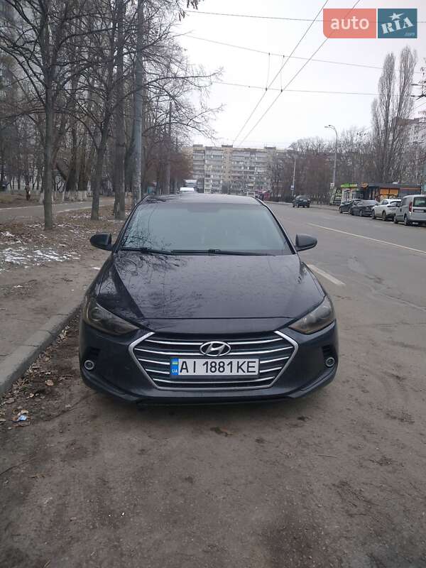 Седан Hyundai Elantra 2016 в Киеве