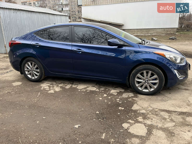 Седан Hyundai Elantra 2015 в Тальном