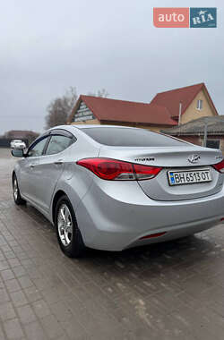 Седан Hyundai Elantra 2011 в Городке