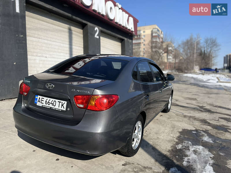Седан Hyundai Elantra 2008 в Луцке