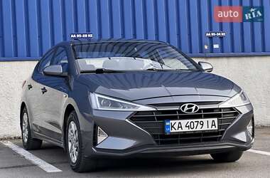 Седан Hyundai Elantra 2019 в Львові