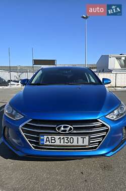 Седан Hyundai Elantra 2016 в Киеве