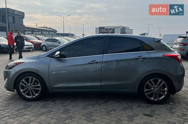 Хэтчбек Hyundai Elantra 2015 в 