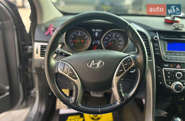Хэтчбек Hyundai Elantra 2015 в 