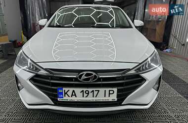 Седан Hyundai Elantra 2019 в Києві