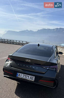 Седан Hyundai Elantra 2024 в 