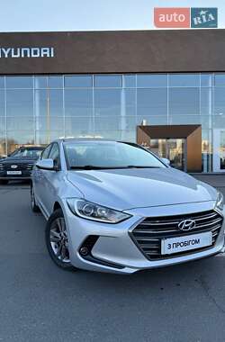 Седан Hyundai Elantra 2018 в Киеве