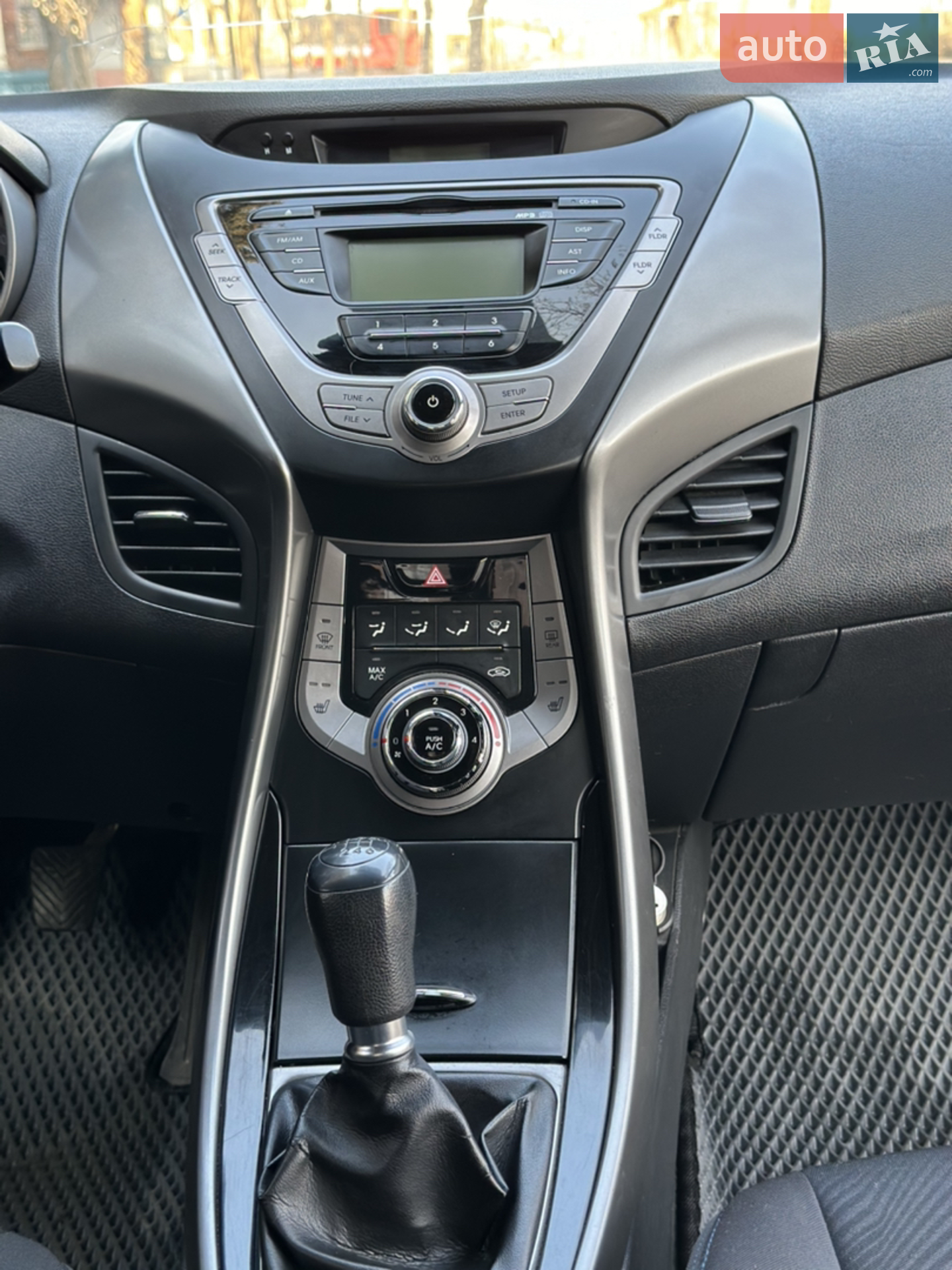 2013 Hyundai Elantra - мініатюра 21