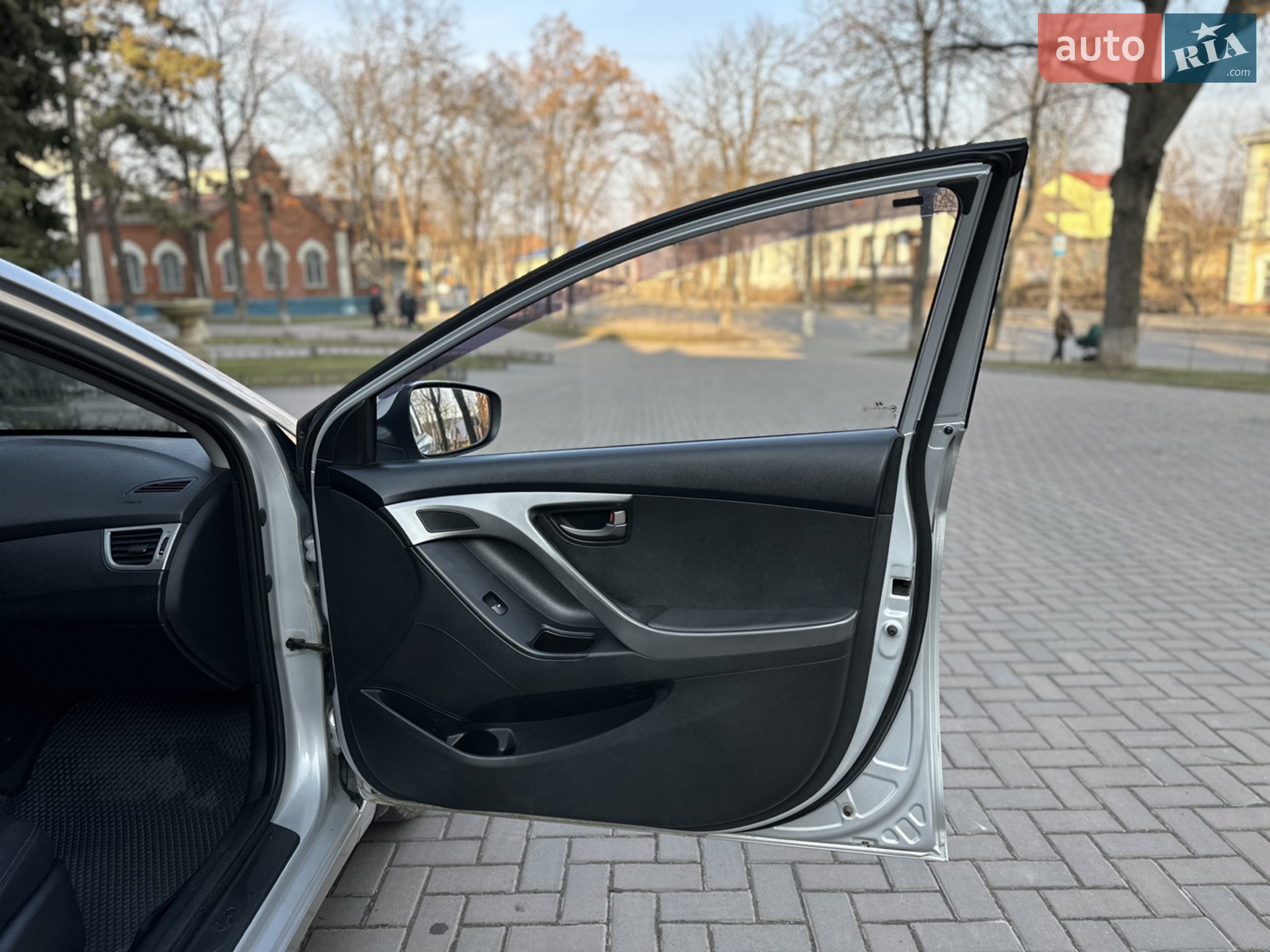 2013 Hyundai Elantra - мініатюра 28