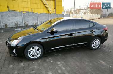 Седан Hyundai Elantra 2019 в 