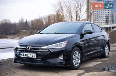 Седан Hyundai Elantra 2019 в Києві