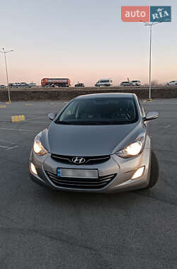 Седан Hyundai Elantra 2012 в Львове