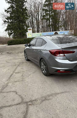 Седан Hyundai Elantra 2018 в 