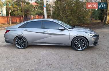 Седан Hyundai Elantra 2021 в 