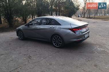 Седан Hyundai Elantra 2021 в 