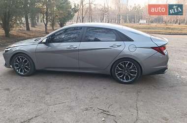 Седан Hyundai Elantra 2021 в 
