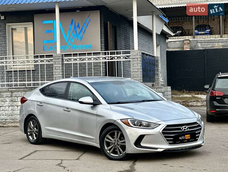 Седан Hyundai Elantra 2017 в 