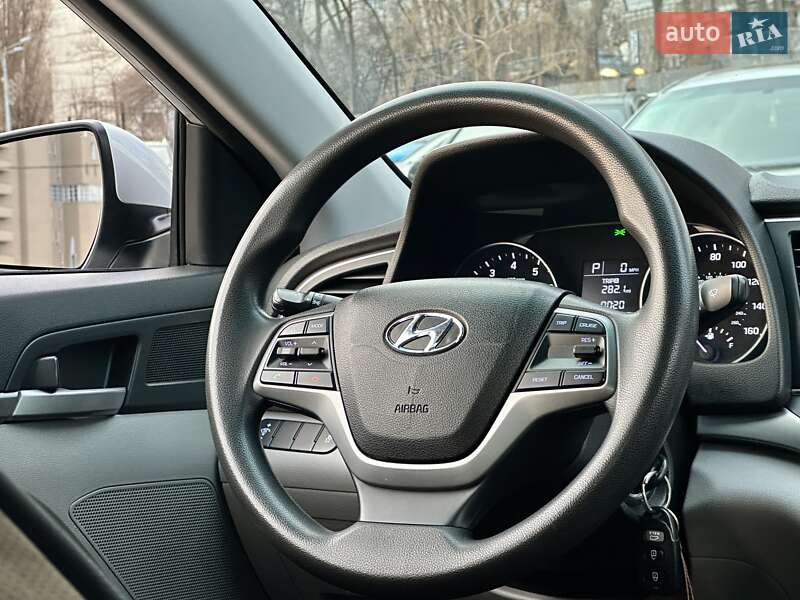Седан Hyundai Elantra 2017 в Харькове