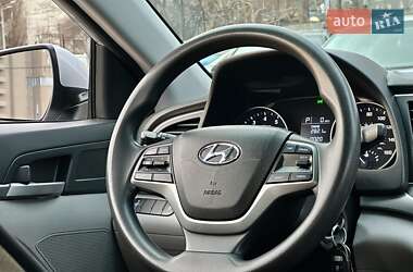 Седан Hyundai Elantra 2017 в 