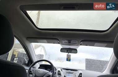 Седан Hyundai Elantra 2015 в 